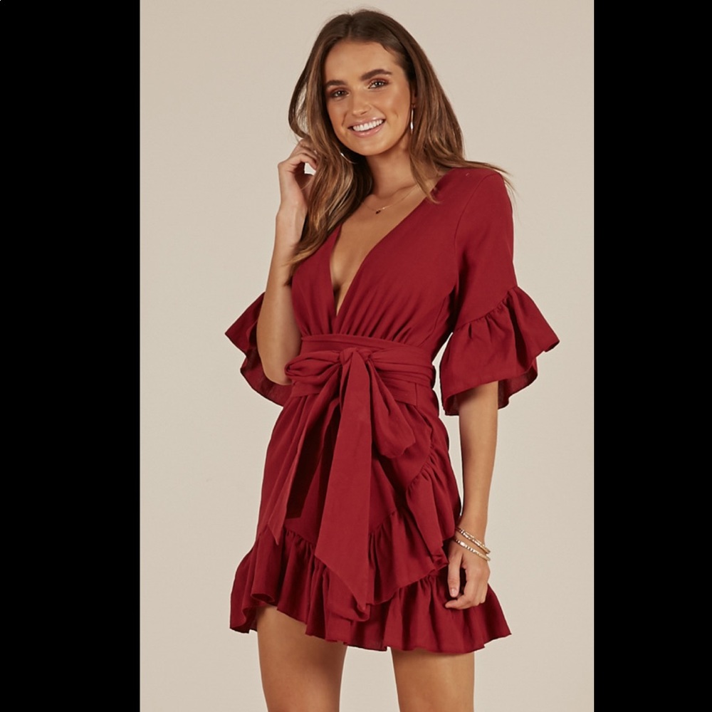 100% cotton wine 🍷 summer tea dress with a plunging neckline & short sleeves
